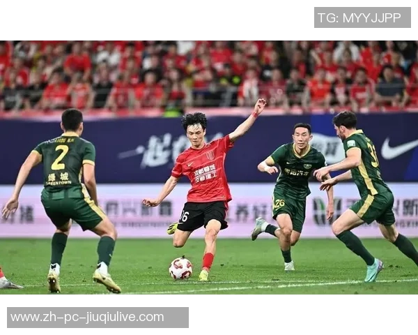 国足全力备战世预赛杨明洋期待在教练战术中找到自己的位置