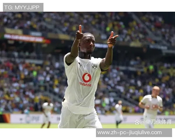 拜仁与多特激战正酣谁能在德甲巅峰对决中笑到最后